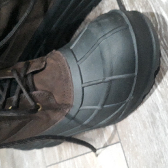 Kamik waterproof brown suede and black rubber boots. Size 9. Mint condition main image 8